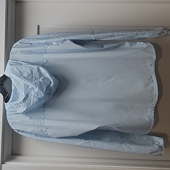 Powder Blue Under Armour Hooded Windbreaker, size M - Picture 2 of 5